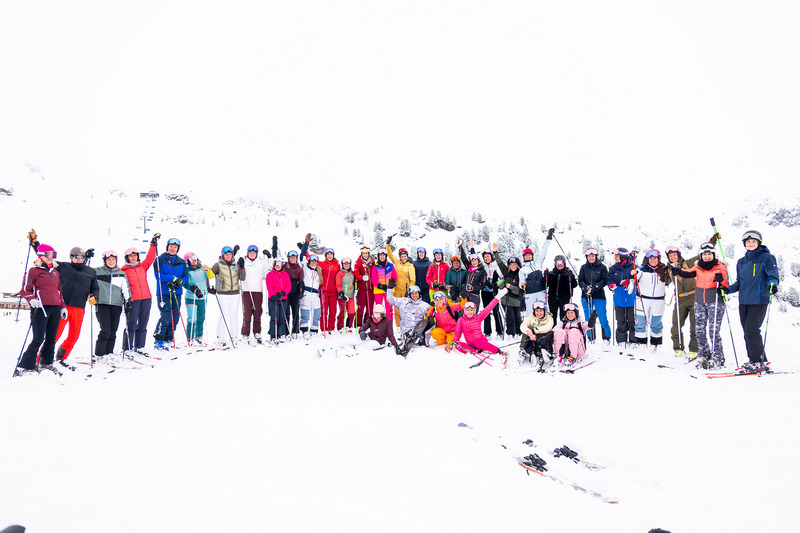 she skis obertauern