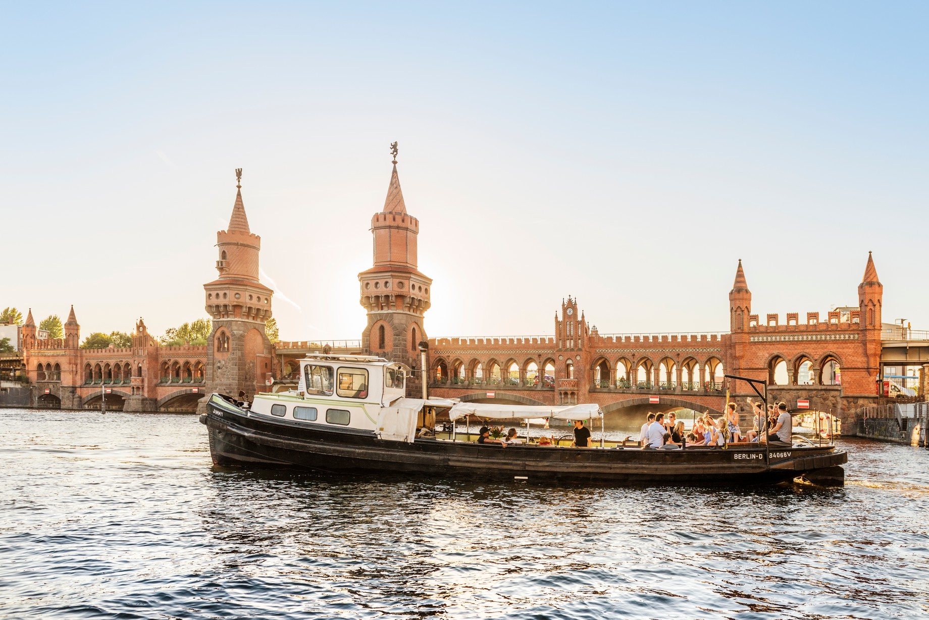 Friedrichshain-Kreuzberg, Oberbaumbruecke, Spree