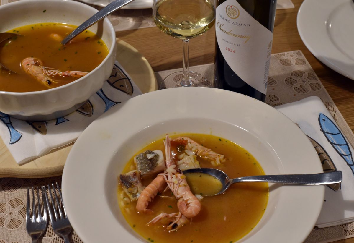 6 Riblja juha i Franc Arman Chardonnay