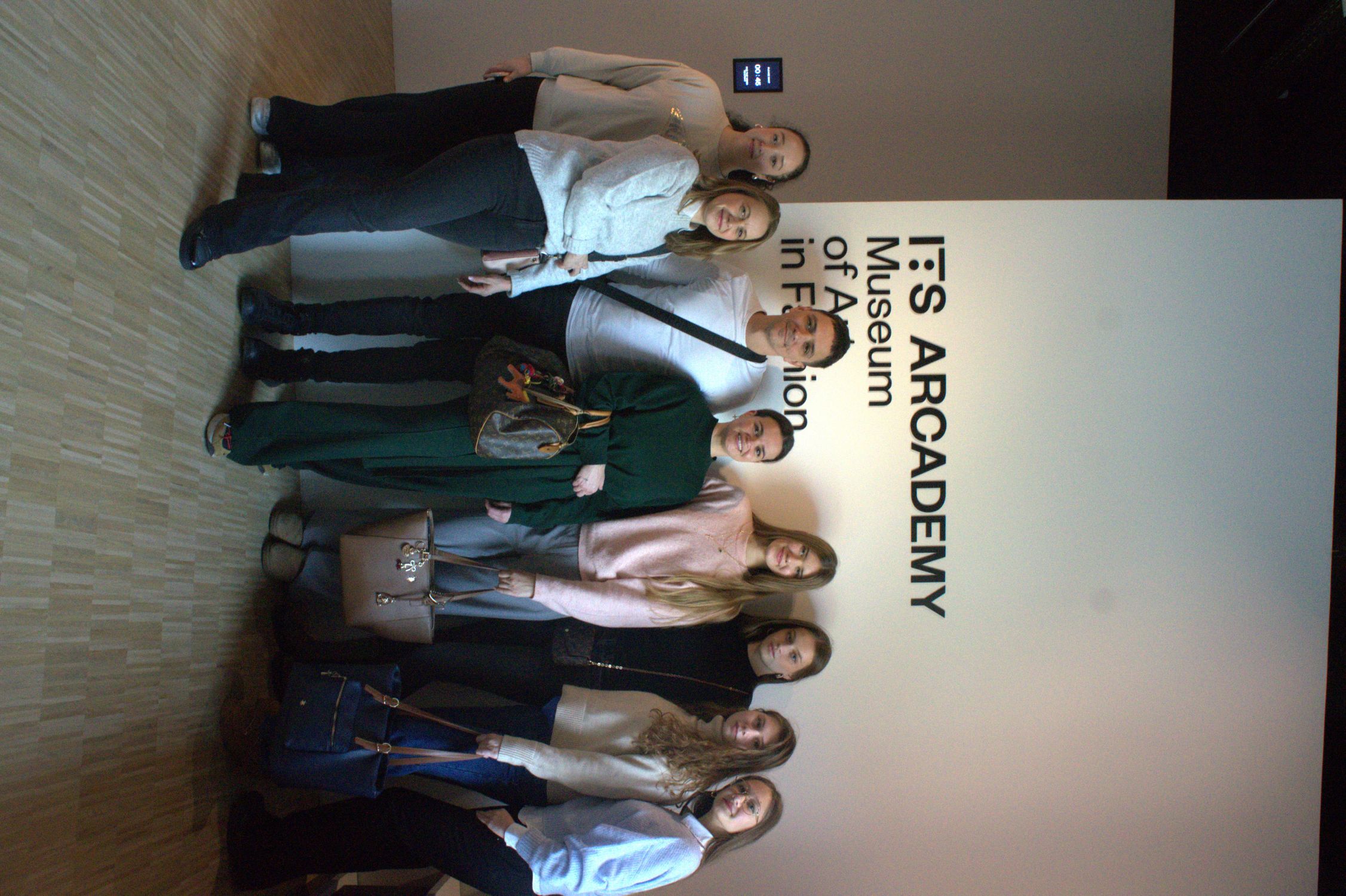 4ATIT Networking Nove i buduce modne nade zadnjih godina Srednje skole za modu i dizajn SMID Zagreb sa Profesoricom na SMID skoli nasim renomiranim dizajnerima Laura Veronika Batusic