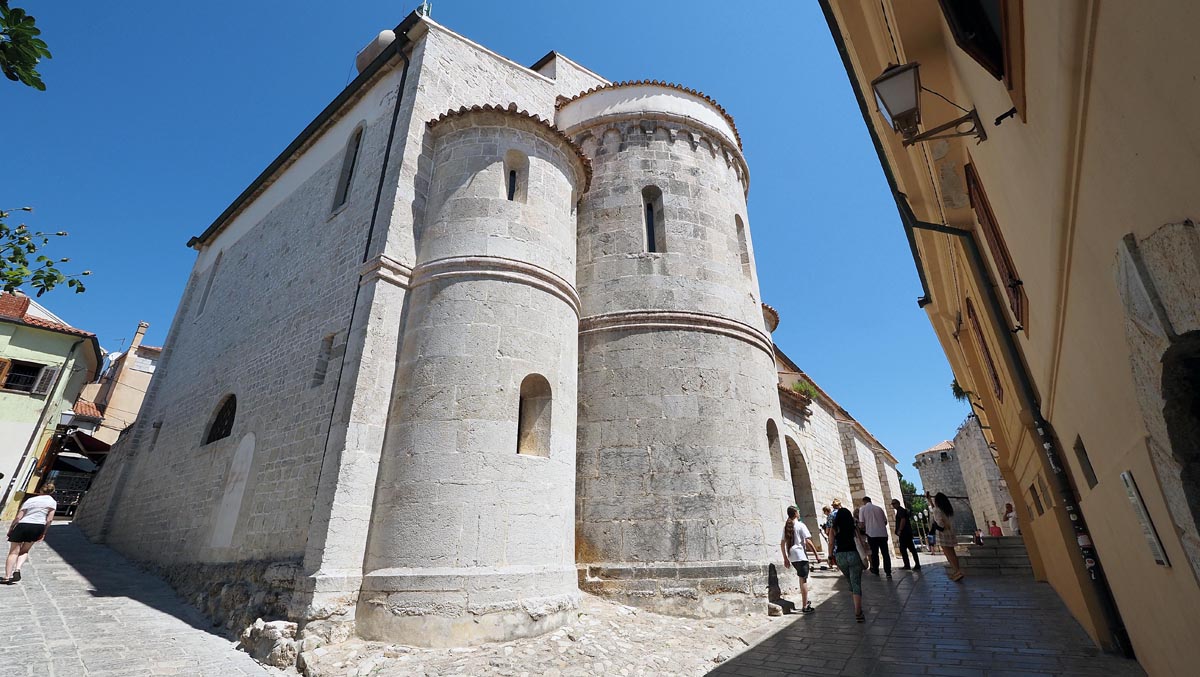 Otok Krk # ima sve što treba ljubiteljima kulture i prirode, od bogate baštine i razvijene infrastrukture do raznolikih sadržaja