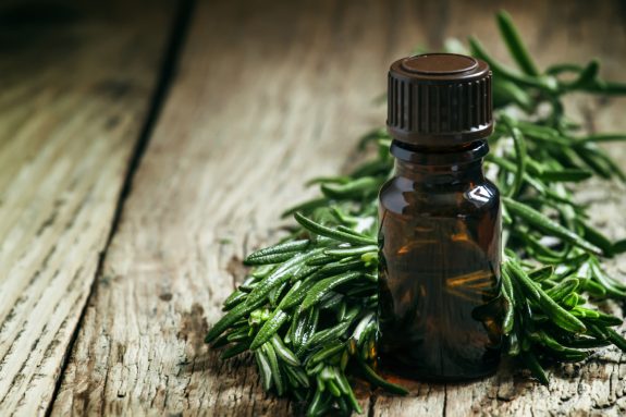 25 Uses for Tea Tree Oil Keeper of the Home feat 575x383