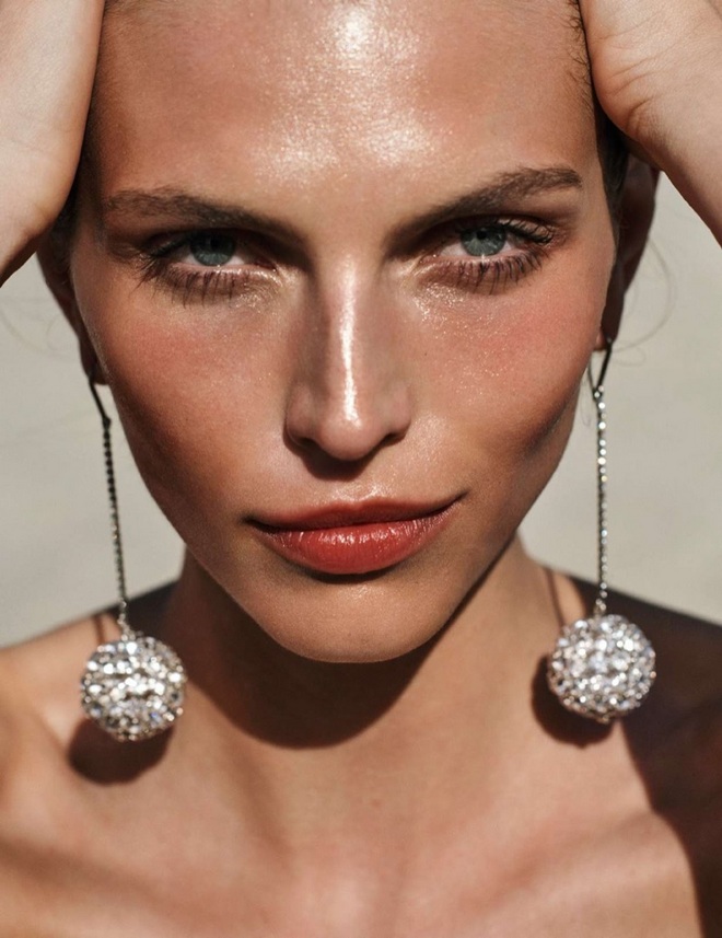 Karlina Caune Model03