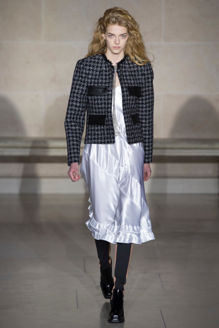 Louis Vuitton Fall Winter 2017 Runway01