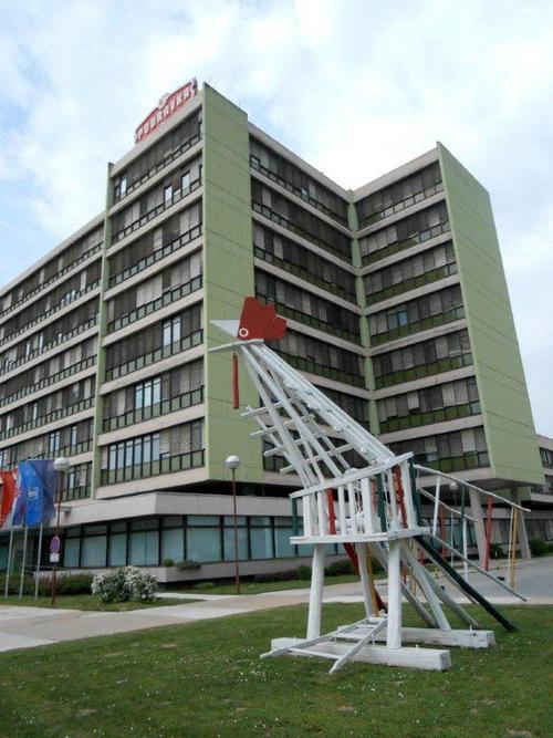 Koprivnica Pijetao ispred Podravke1979