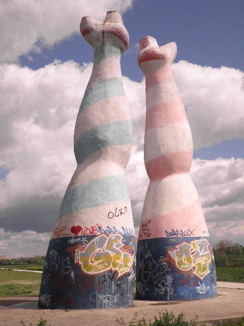 Putokaz Aleja-skulptura Savski-nasip 2007