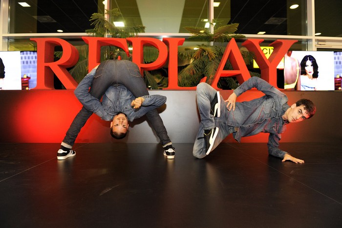 replay crowd control