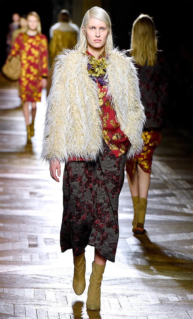 dries-van-noten-fall-winter-2015-runway04