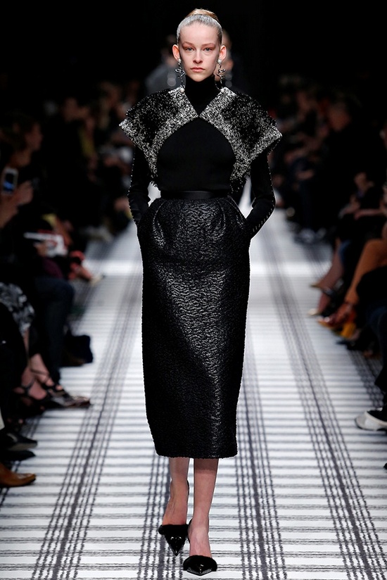 balenciaga-fall-winter-2015-runway11