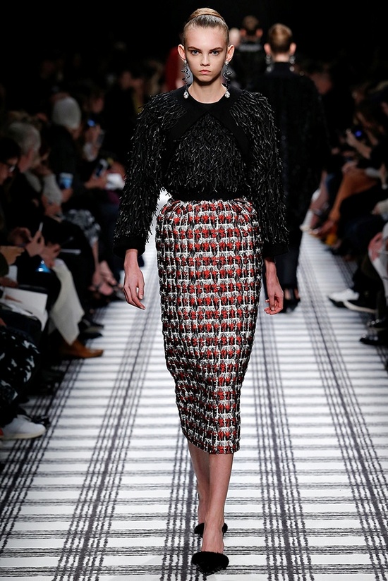 balenciaga-fall-winter-2015-runway13