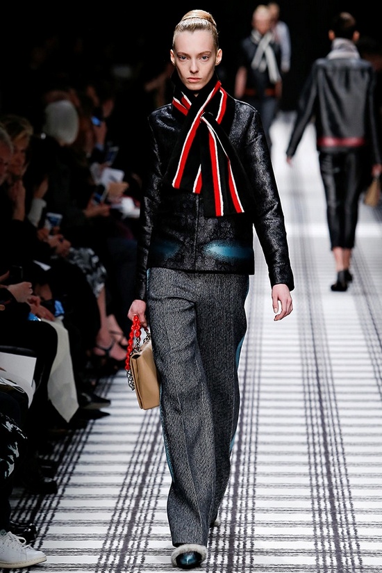 balenciaga-fall-winter-2015-runway19