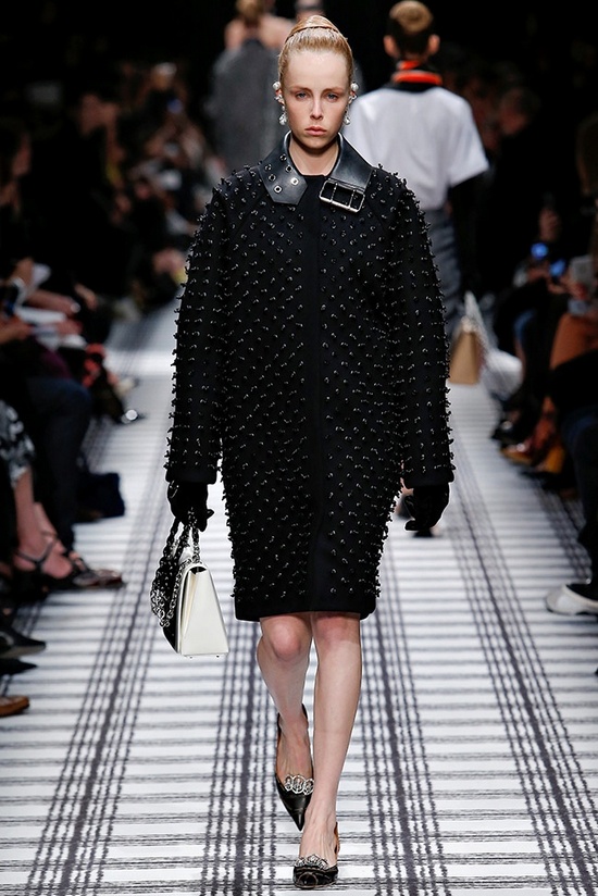 balenciaga fall winter 2015 runway23