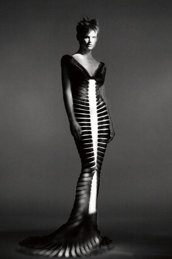 Azzedine-Alaia-2-Vogue-2Oct13-Paolo-Roversi b