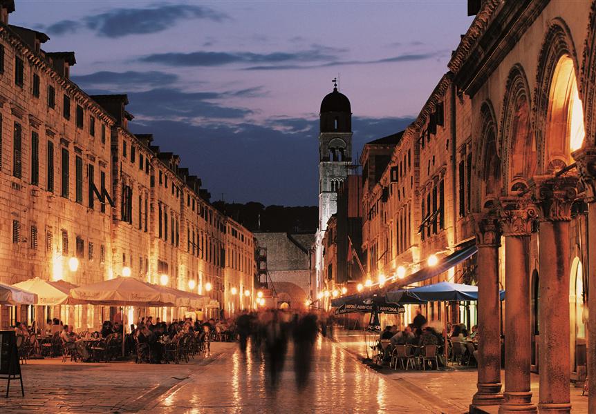 Dalmacija Dubrovnik night