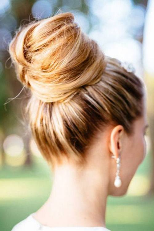 Messy-Chic-Bun-Hairstyles