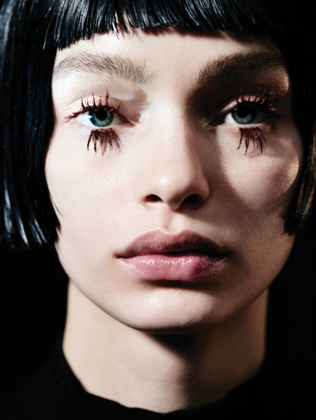 Vogue-China-May-2016-Luma-Grothe-by-Liz-Collins-01.U-620x824