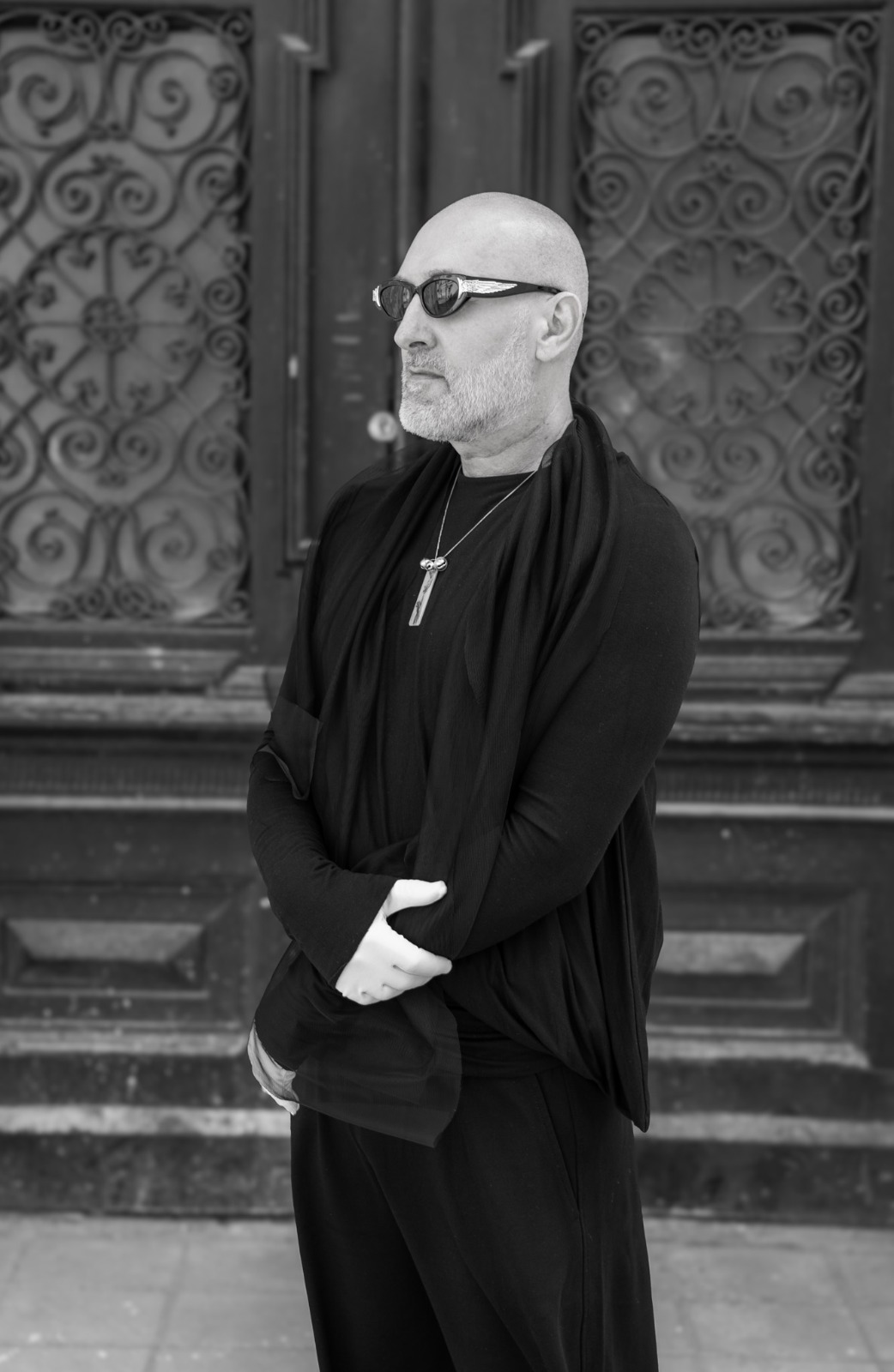 Zeus+Dione: grčki luksuz satkan od mitologije, arhitekture i vrhunskog zanatstva. Ambasador brenda je art model Josip Joško Tešija