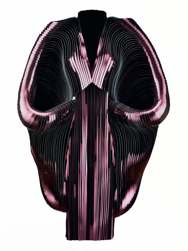 06-iris-van-herpen-exhibit