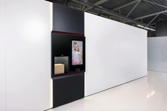 cleveron flex kiosk zara 700x468