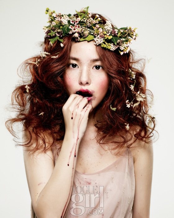 Min-Hyo-rin-for-Vogue-Girl-Korea-January-2011-4