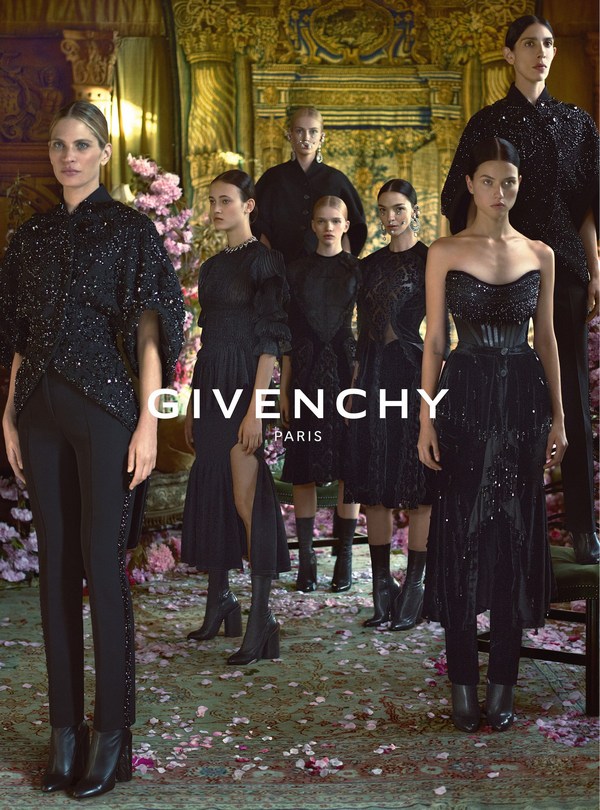 07 Givenchy FW15 Ad Mert Alas Marcus Piggott